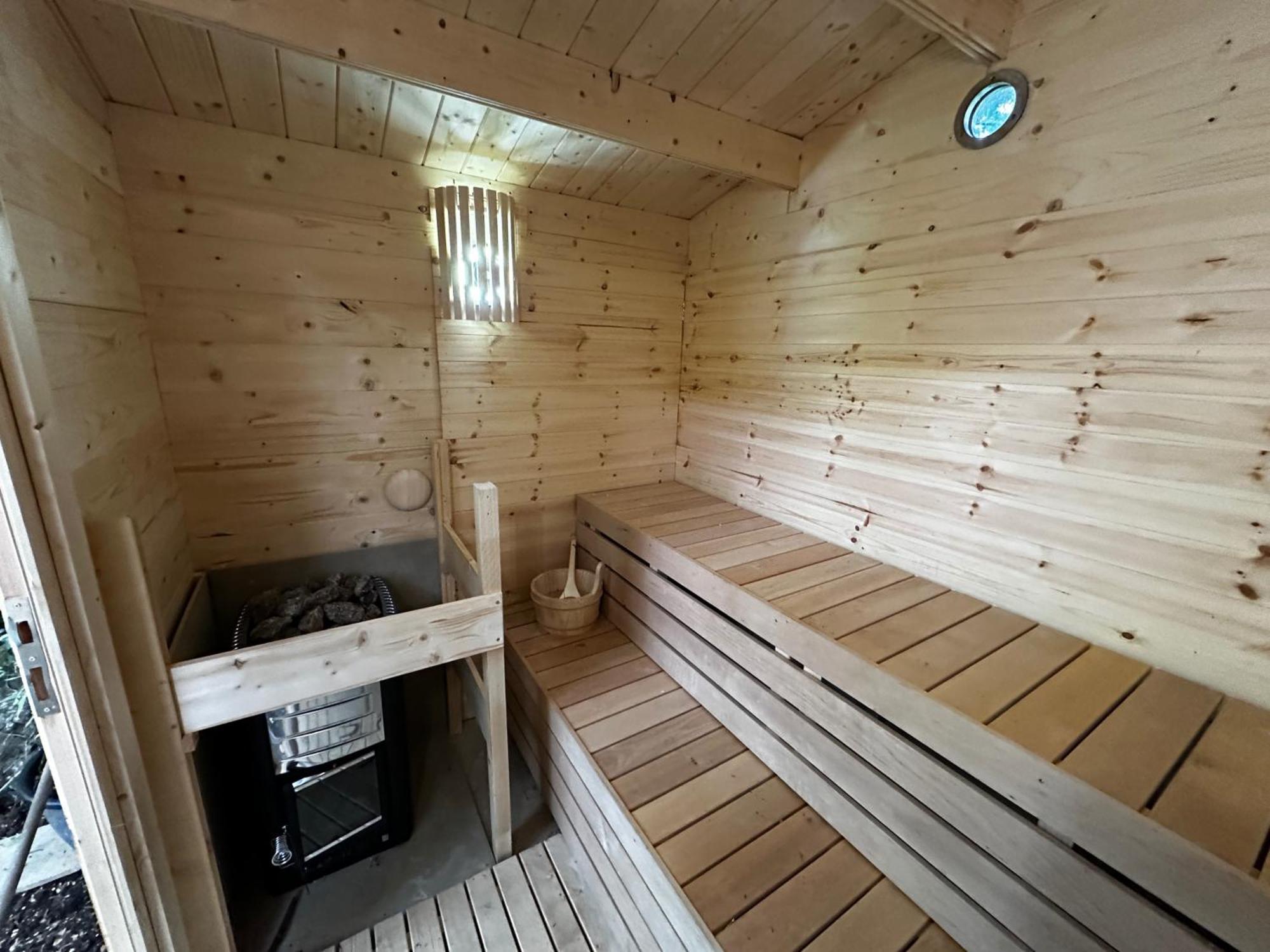 Retro Private Lodge With Hot Tub Nr Dartmoor Newton Abbot Dış mekan fotoğraf